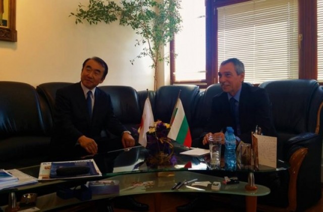 Посланикът на Япония пристигна за празник във ВТУ