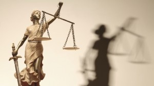 Който не плаща таксата на блока отива на съд