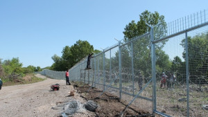 Инспекция констатира оградата по границата с Турция пред завършване