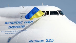 Найголемият транспортен самолет в света прелетя до Австралия ВИДЕО