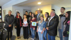 Цветанов дари 3200 лв на ученици за патриотичен поход децата