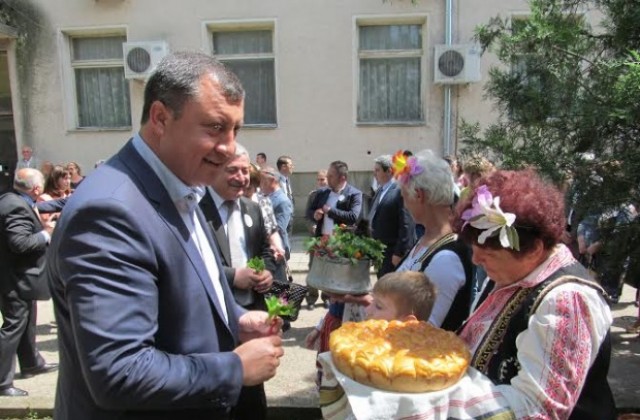 Празникът на яйцето събра над 4000 души в Павликени