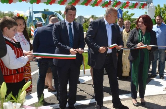 Премиерът Борисов откри мост, жп гара и скоростно жп трасе