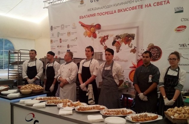 Пловдив събра на едно място кулинарните традиции на света (СНИМКИ)