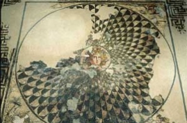 Главата на горгоната Медуза сред атракциите на Музея на мозайките