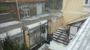 Пороен дъжд и градушка над Симеоновград Села останаха без ток