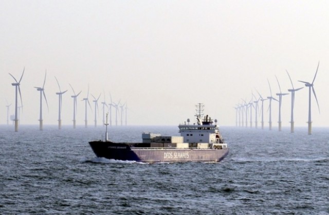 Строят в Шотландия най-голямата плаваща вятърна ферма