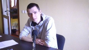 Млад преподавател помага на Училището по изкуствата в кампанията за