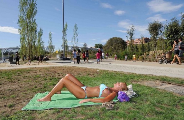 Атрактивна изложба показва плажът в Мадрид