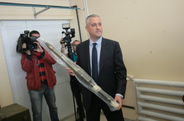 Няма и следа от взривове във ВМЗ - Сопот (СНИМКИ)