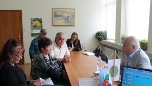 Ремонт на пътища и чиста питейна вода поискаха от областната