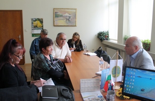Ремонт на пътища и чиста питейна вода поискаха от областната управа в Тополовград и Харманли