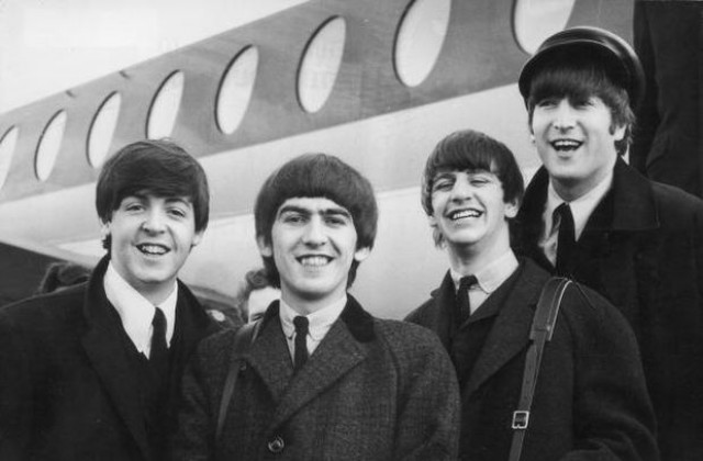 Почина мъжът, нарекъл Бийтълс „Великолепната четворка