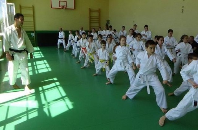 В Сливен се проведе семинар по Шотокан Карате-До