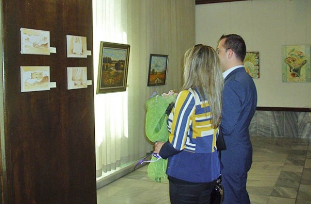 Откриват традиционната изложба на художниците - педагози в Добрич