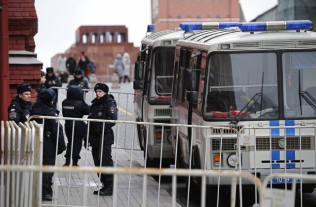 Заложническа драма в Москва вдигна полицията на крак, похитителят бе убит