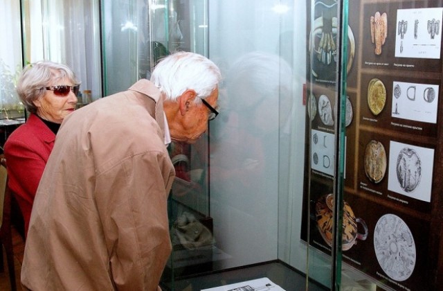 Изложба в Сливен представя дейността на археолози и реставратори