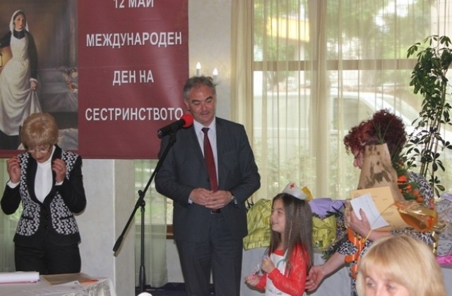 Георг Спартански връчи отличия на специалисти по здравни грижи