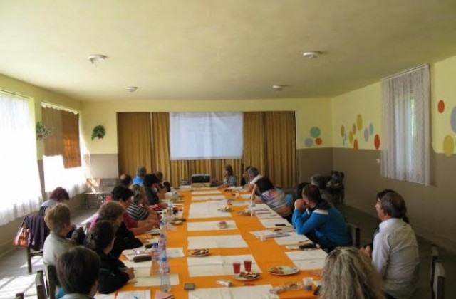 Свищовски общинари повишиха квалификацията си