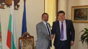 Кметът на Брунате връчи в Трявна единственото копие на документите