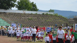 Над 800 деца участваха в спортен празник