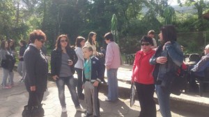 Експерти от РДГ Кюстендил показват на ученици богатството на дървесните