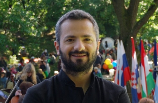 За първи път в Шумен гост-диригентът от Бурса Севал Кадиоглу представя концерт с бандонеон