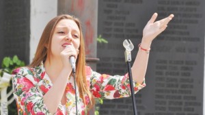 Камелия Николова пее в зала България утре