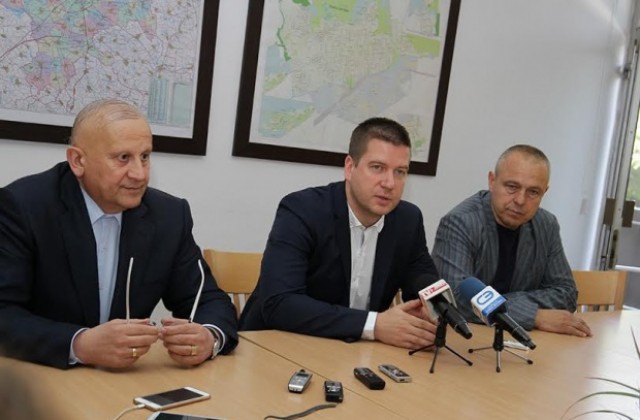 Общината недоволна от три фирми