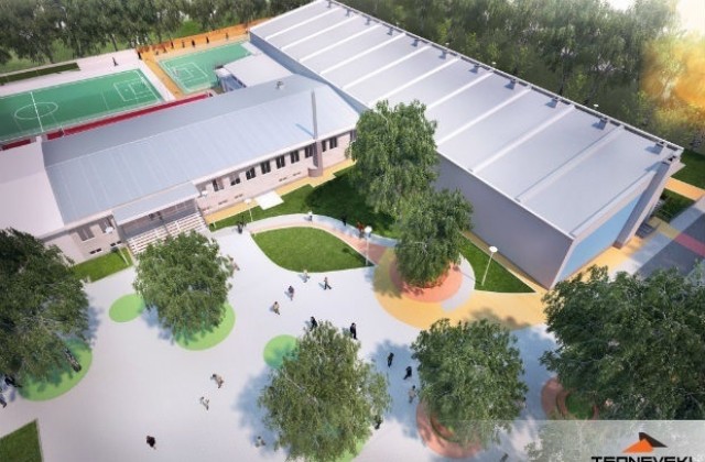 Удължават срока за ремонта на плувния басейн