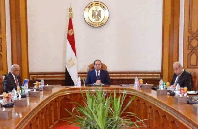 Египетският президент нареди: Да се открият останките на самолета