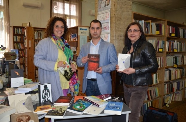 В навечерието на 24-ти май „ТЕЦ Марица изток 2” дари книги в Стара Загора и Нова Загора