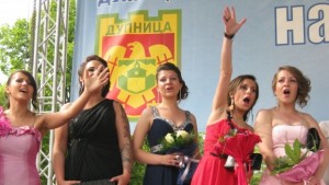 336 абитуриенти тази година в Дупница първите балове са днес