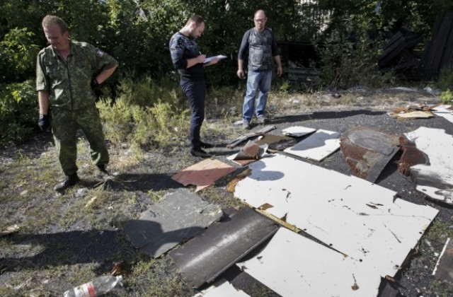 Близки на жертви от сваления в Украйна малайзийски самолет искат компенсации от Русия