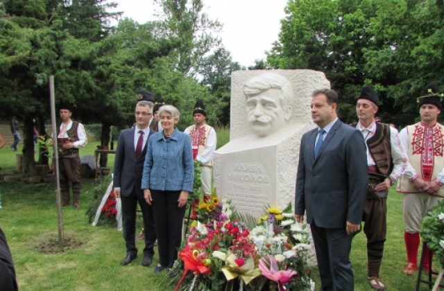 Паметник на радетеля за световното културно наследство Илиян Николов бе открит във В. Търново