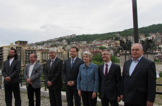 Ирина Бокова: Народ, който не познава себе си и своята култура, е беден духовно