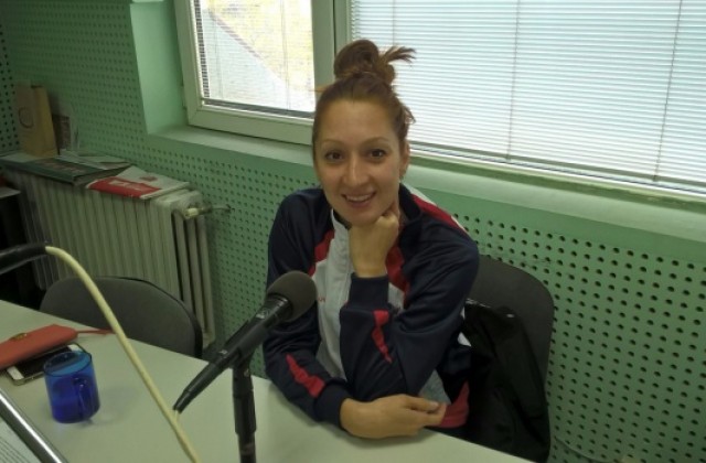 Нина Рангелова с нов рекорд на Европейското по плуване