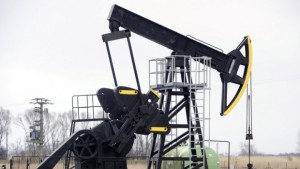 Бензиностанции във Франция без горива заради стачка срещу трудовата реформа