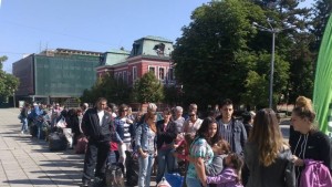 Десетки на опашка за Книги за смет в Кюстендил