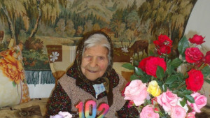 ГЕРБ Твърдица поздрави 102годишна рожденичка от село Сборище