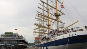 Найголемият ветроход в света откри круизния сезон във Варна