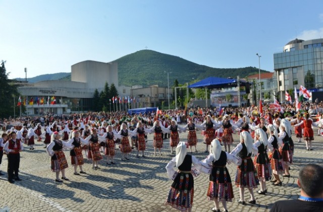 Откриха фестивала Приятелство без граници