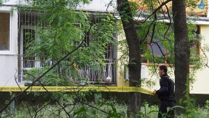 Борят се за живота на детето паднало от 8ия етаж