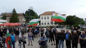 Жителите на Гърмен отново на протест срещу ромските беззакония