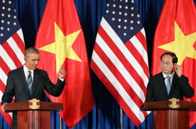 САЩ отмени оръжейно ембарго срещу Виетнам