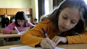 Проверяваме пишем ли правилно с диктовка на улицата