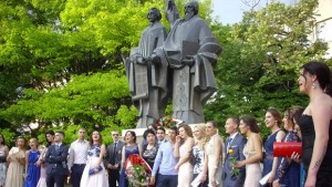 1 128 завършват средно образование в Добричко