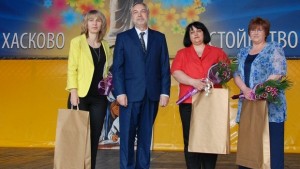 Трима с Неофит Рилски Община Хасково отличи още 11 учители
