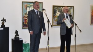 Кметът награди изявени граждани за заслуги в образование култура и