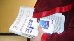 Искат постоянен арест за мъжа заплашил жена и й откраднал